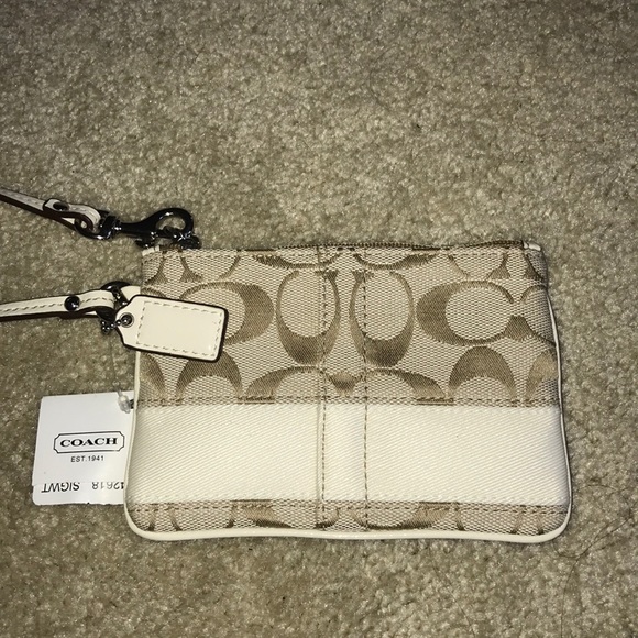 Coach Handbags - Coach Wristlet